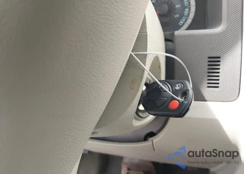 2012 Ford Escape Xls z USA, uszkodzony, nr VIN 1FMCU0C75CKB46750